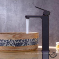 YLB0141-H Comercial moderno de un solo mango de agua Tapón negro Baño de baño Negro grifo